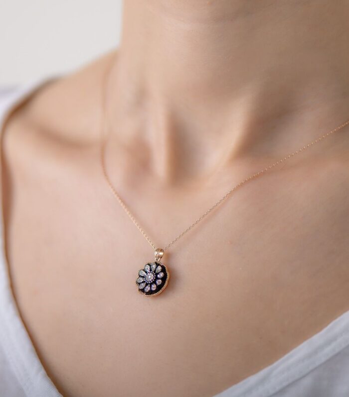 0.04 Karat Elmas Fantezi Kolye