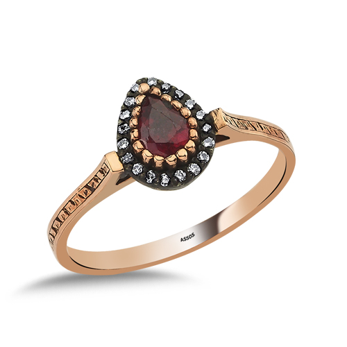 0.08 Karat Damla Yakut Taşlı Elmas Yüzük