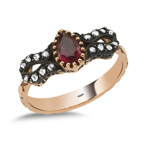 0.10 Karat Damla Yakut Taşlı Elmas Yüzük