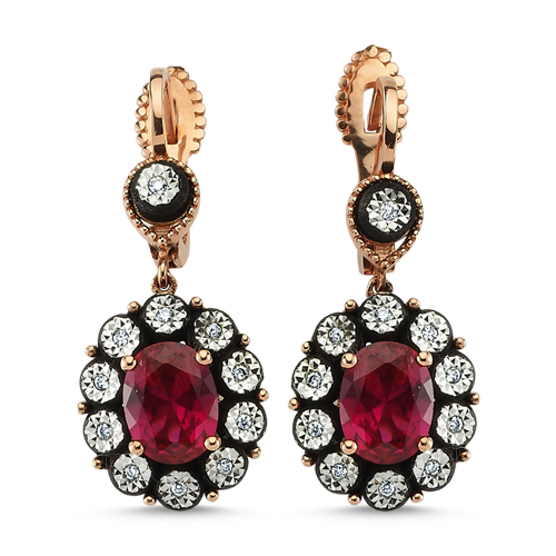 0.17 Karat Yakut Renkli Elmas Küpe