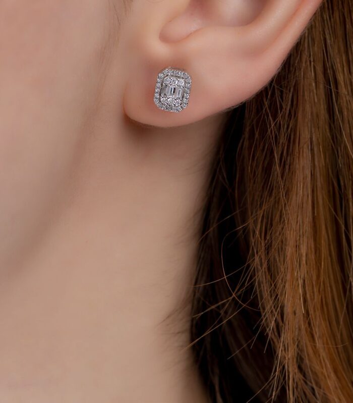 0.42 Karat Baget Pırlanta Küpe